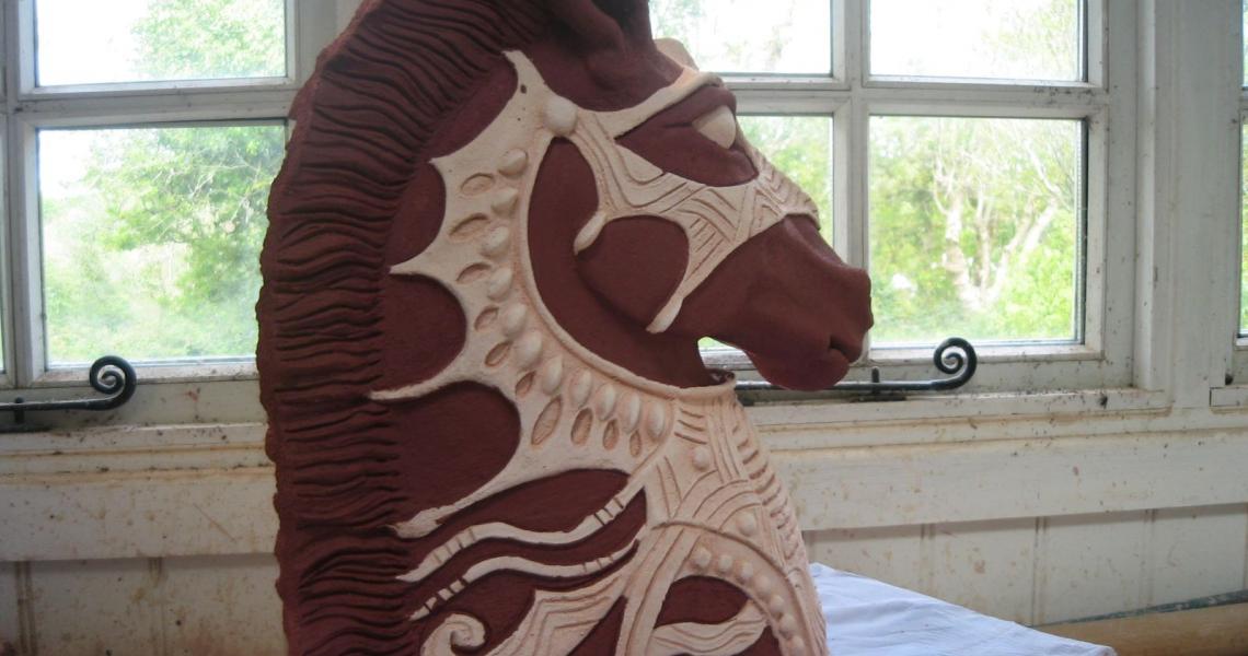 Decorating an Armoured Horse